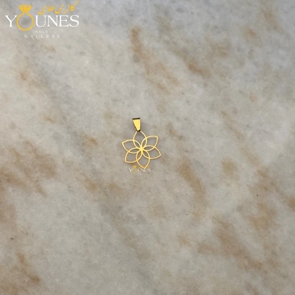 آویز طلا گلبرگ